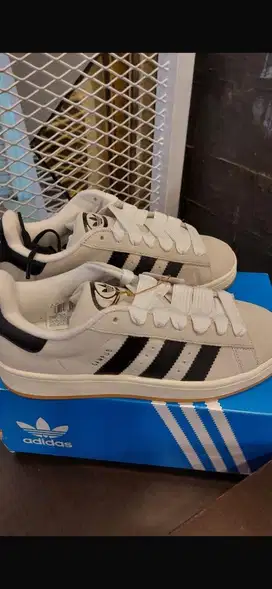 Sepatu adidas campus