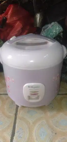 Magic com berkualitas uk 2 liter kond spt baru mgkn ada yg perlu murah