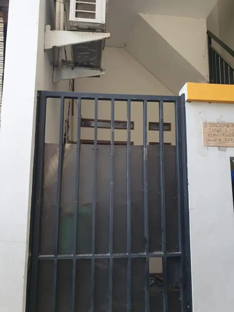 Disewakan Bulanan: Rumah di Tanjung Duren, Jakarta Barat