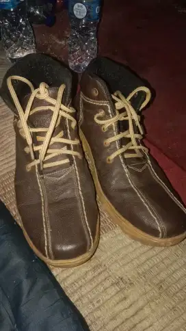 Sepatu pantofel kulit asli