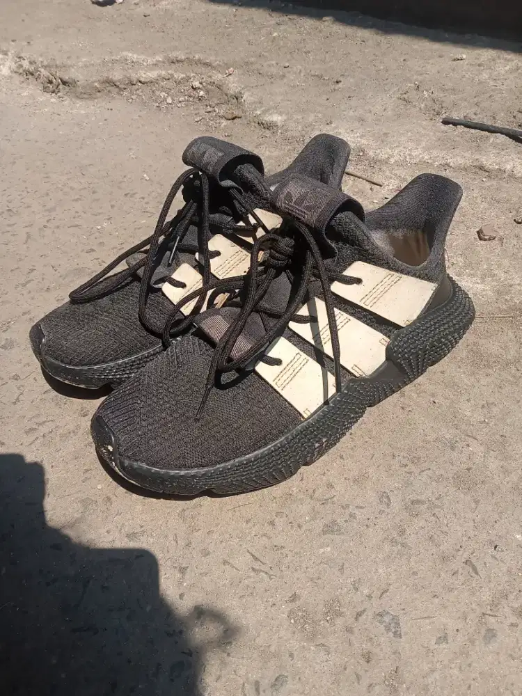 Sepatu prophere black size 40-41
