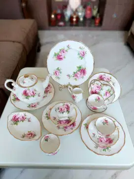 Tea Set ROYAL ALBERT American Beauty  Bone China, Made in ENGLAND