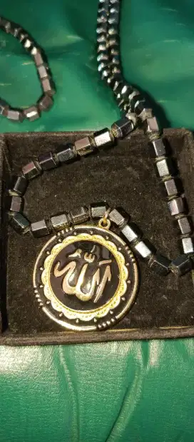 Kalung magnet batu Allah