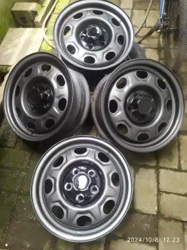 Velg 15 kaleng taruna 5x114