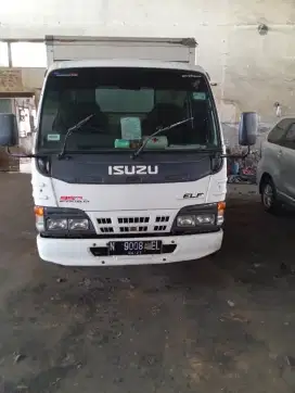 Isuzu Elf truck box
