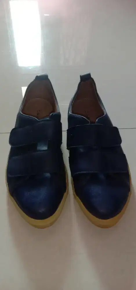 Sepatu kulit navy