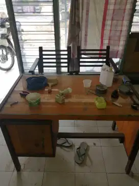 Meja Kantor ½ Biro