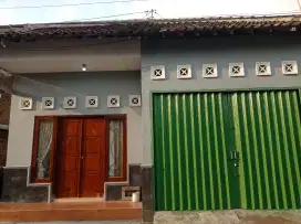 Rumah disewakan strategis