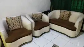 Sofa set minus meja kaca pecah