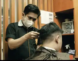 Dibutuhkan Barberman / Pemangkas Rambut