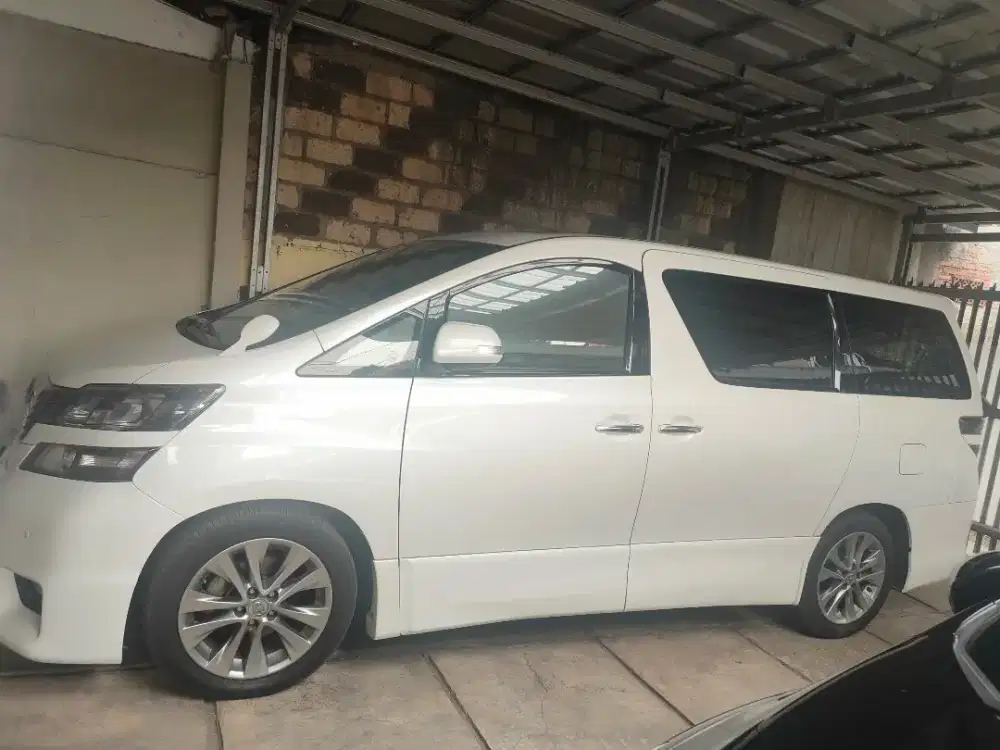 Dijual velfire putih tipe Z platinum