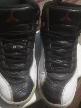 Sepatu Merek :  JORDAN