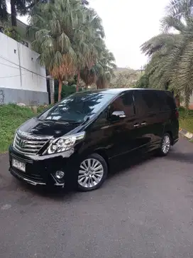 Toyota Alphard G Low KM