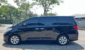 Alphard Toyota tahun 2009 warna hitam