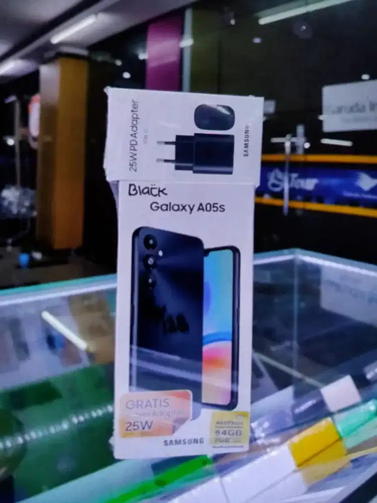 Samsung galaxy A05S 6/128 plus charger