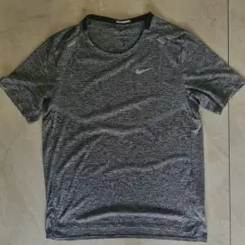 Kaos lari Nike Dri Fit Rise 365
