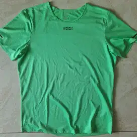 Kaos lari 2XU Light Speed Tech tee