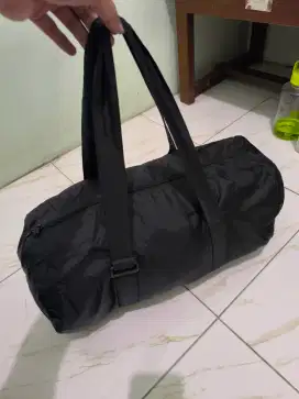 Tas gym hitam brand league