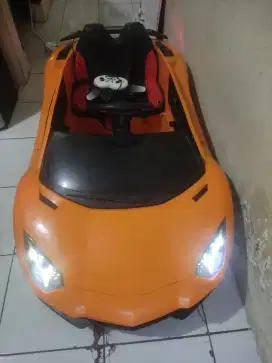 Mainan mobil Aki