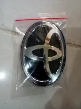 Emblem mobil honda toyota