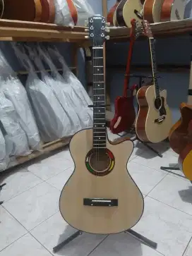 Gitar akustik yamaha pemula