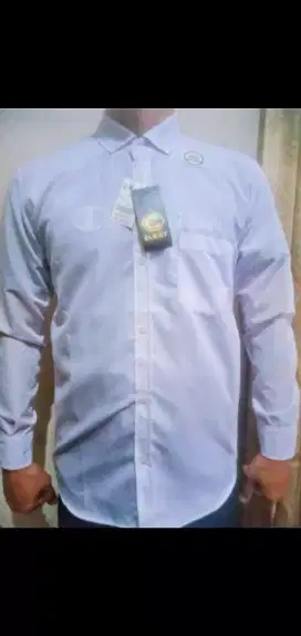 Kemeja putih polos