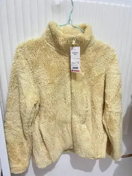 Sweater bulu uniqlo baru
