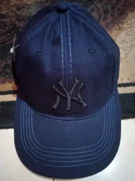 Topi keren khusus cowok