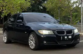 BMW 320i 2010 / 2009 E90 LCI Matic Hitam