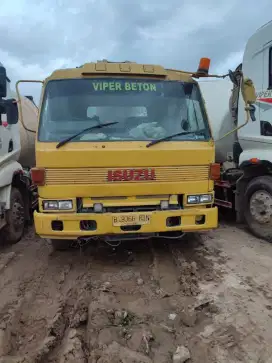 CONCRETE PUMP LONG BOOM ISUZU