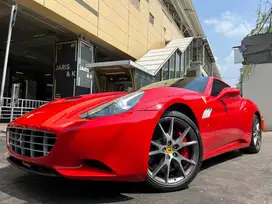 FERRARI CALIFORNIA HS 30 2013 RED ON TAN