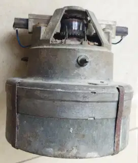 Motor vacuum cleaner