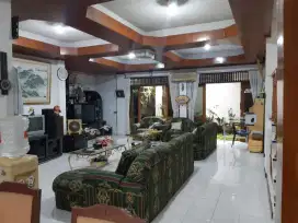 DIJUAL RUMAH  FULL FURNISHED JLN BEDAHULU GATSU  TENGAH DENPASAR