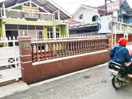 Rumah Besar Ujung Berung Cocok Kantor Keluarga Besar Kostan