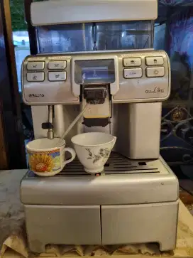 SAECO
Model : Aulika Top HSC (High speed cappuccino) RI
Used Power
