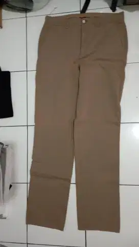 Wood chino size 33,LP: 42cm,kondisi baru,jual 100k