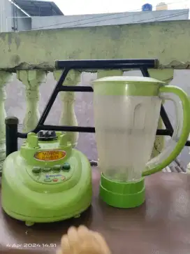 Blender merek miyako warna hijau