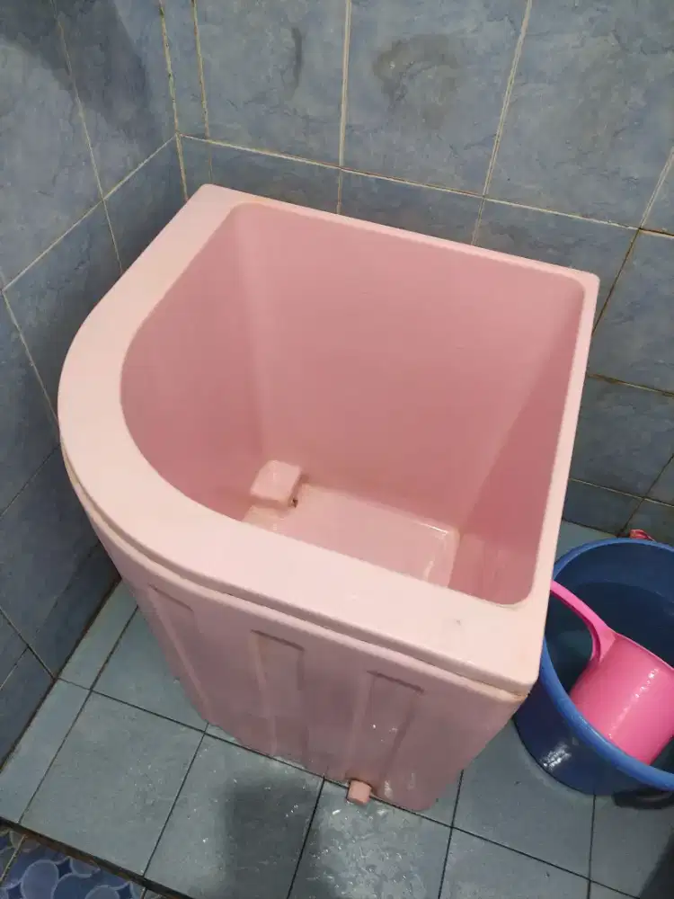 Bak Mandi warna pink