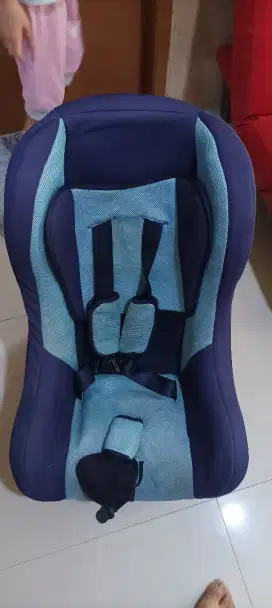 Baby Car Seat (Tempat duduk bayi di mobil)