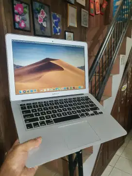 Macbook air 13 mid 2012 core i5 ram 4gb ssd 256gb