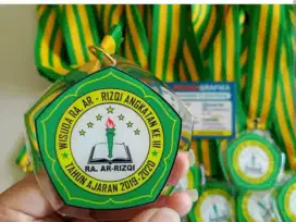 Medali kelulusan/kemenangan