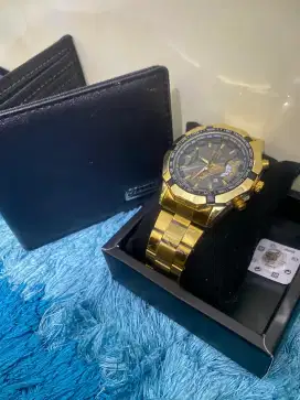 Jam tangan warna gold free baterai dan dompet