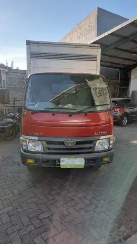 Truk box Dijual cepat