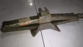 dongkrak mobil siap pakai nego cod rungkut ayo ok