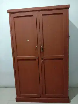 Lemari Arsip Bekas