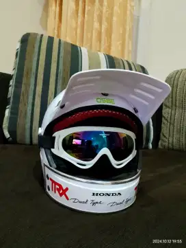 Helm TRX custom moncong pendek