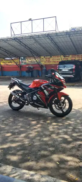 Di jual kawaski ninja rr se 2014 an sendiri tukar kunci vcx boleh