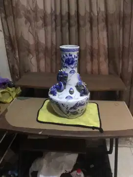 pajangan guci/vas bunga kramik