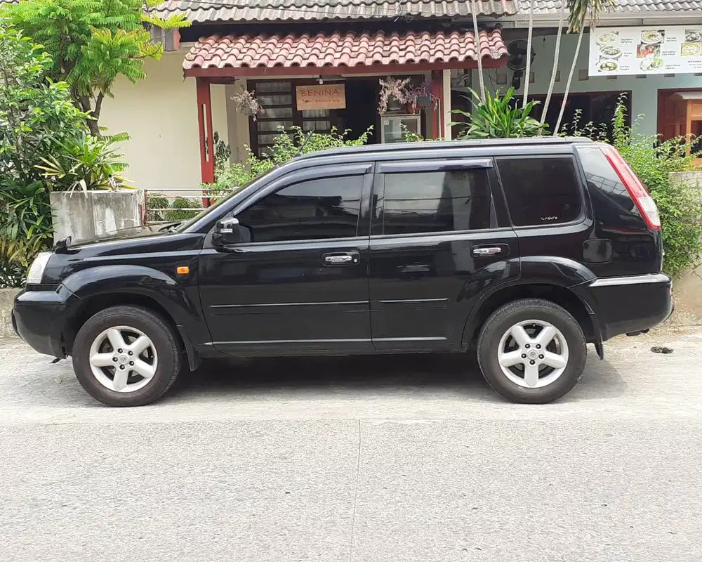 Nissan X-Trail ST 2.5 A/T Tahun 2005 Hitam