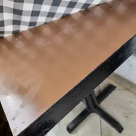 Meja / Meja Makan / Meja Besi